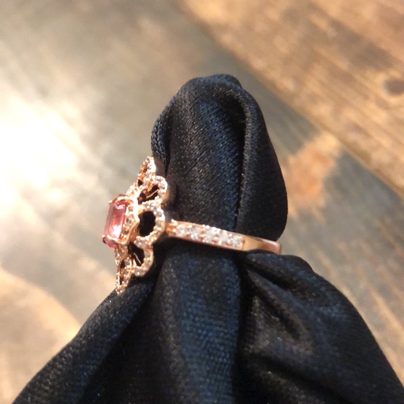 🌟Host Pick🌟Rose Gold Ring - Picture 2 of 3